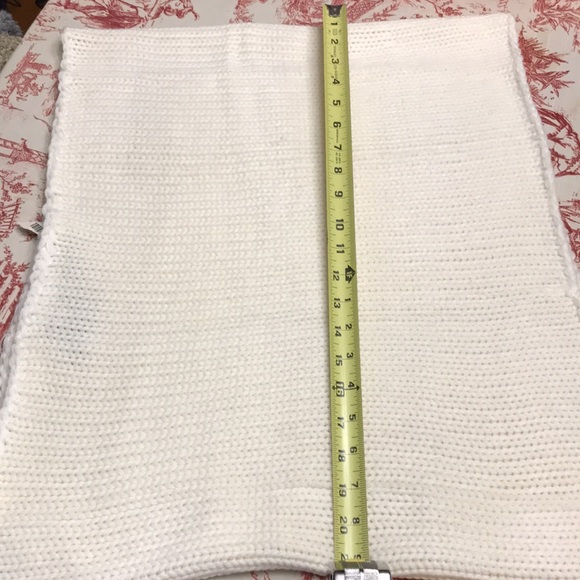 Renee’s NYC Snood Cream NWT - Picture 3 of 3